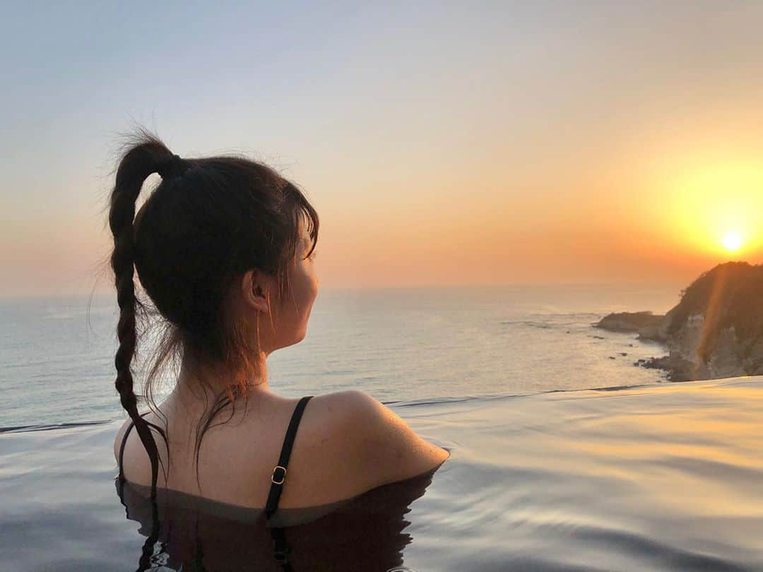 小林紗良さんのインスタグラム写真 - (小林紗良Instagram)「🌅 ここからの景色綺麗すぎてずっと見てたかった… すでにこの日に戻りたい」10月10日 23時59分 - sara_1229_