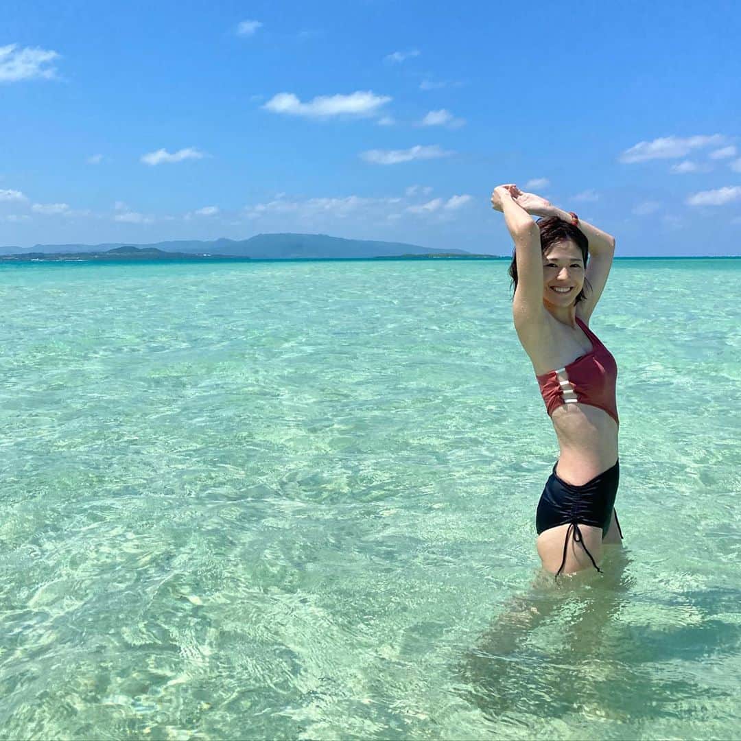 小日向えりのインスタグラム：「石垣島の　#幻の島 浜島 夢のように綺麗だったなー❤️  ウミガメと泳ぐ夢も叶って嬉しかったー😍 また沖縄行きたい！」