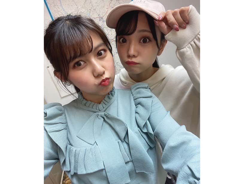 鈴木萌花さんのインスタグラム写真 - (鈴木萌花Instagram)「こんばんは☺︎﻿ ﻿ ﻿ 美晴さんと毎日撮ったんです〜﻿ いい写真がいっぱい撮れました〜﻿ ﻿ 優しくて可愛くてお芝居も大好きです☺︎💕﻿ ﻿ かわいがってくださったり、丁寧に教えて見守ってくださったり、ありがとうございました😭♡﻿ ﻿ ﻿ #ルフラン #五反田タイガー #澤田美晴 さん #アメフラっシ #座敷童子 役 #鈴木萌花」10月11日 0時12分 - amefurasshi_moeka_official_