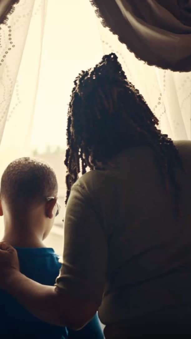 Wal-Mart Stores, Incのインスタグラム：「The Dimings lead a demanding life. But Walmart+ helps them save time and money, so they can concentrate on the important things—like unconditional love, wellness, and...bowling. 🙂 #WalmartPlus」