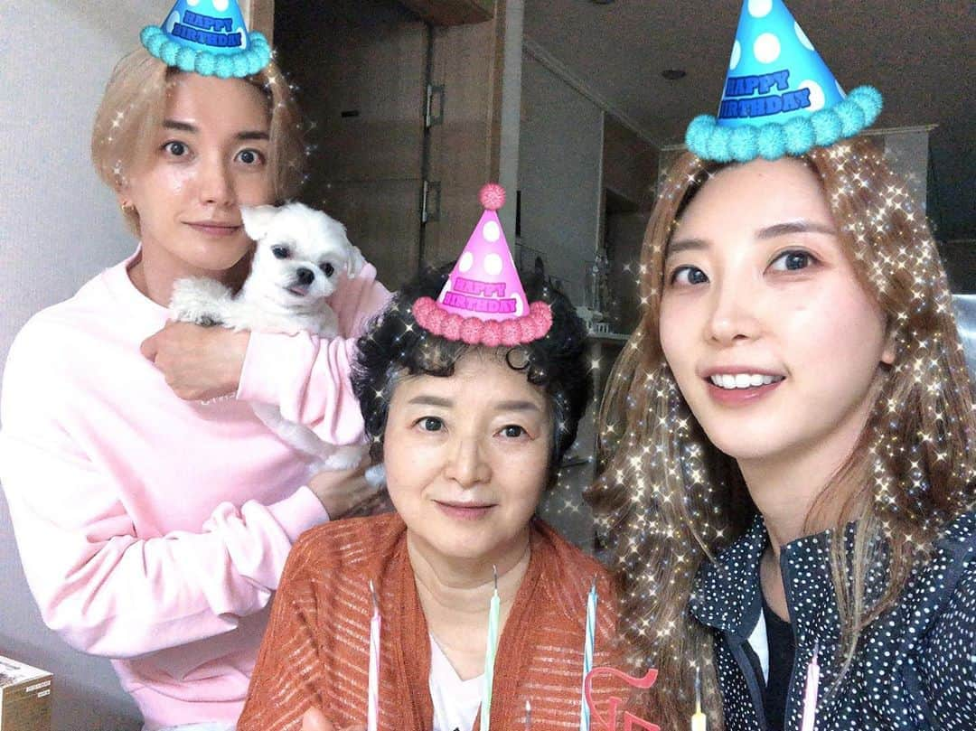 イトゥク さんのインスタグラム写真 - (イトゥク Instagram)「#생신축하드려요❤️ #쿵이도이제생일축하노래부른다ㅋㅋㅋ#영상나중에공개할게요」10月11日 0時30分 - xxteukxx