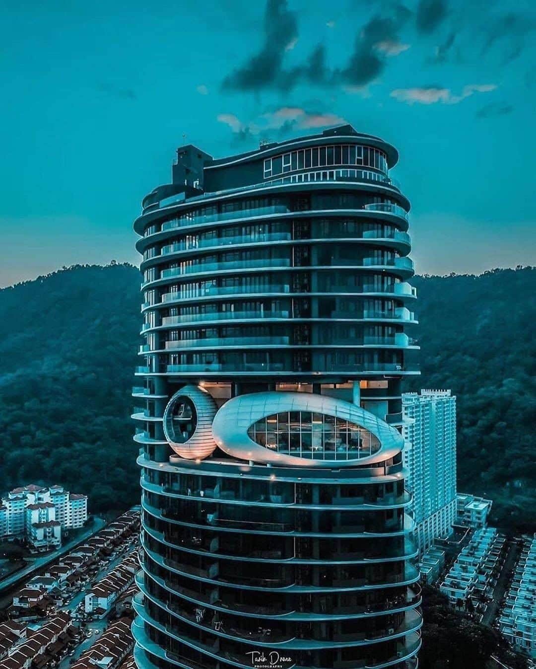 Architecture - Housesさんのインスタグラム写真 - (Architecture - HousesInstagram)「⁣ Amazing city #buildings.🏙⁣ 1,2,3,4,5 which one is your favorite?🖤⁣ Leave your comment below!⁣ _____⁣⁣⁣ 1)@vincentcallebautarchitectures, #Taiwan⁣ 2)@madarchitects, #China⁣ 3)@53w53, #Manhattan⁣ 4)antoniocitterio_patriciaviel , #Florida⁣ 5)@sparkarchitects, #Malasya⁣ #archidesignhome⁣ _____⁣ #architecture #arquitectura #citybuildings #tower #skyline #archilovers #amazingarchitecture #citytowers #modernistbuildings #modernistarchitecture #modernbuildings⁣⁣⁣」10月11日 0時50分 - _archidesignhome_