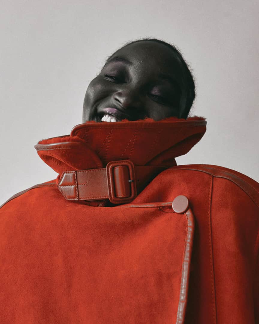 サルヴァトーレ・フェラガモのインスタグラム：「Winter Joys. Model Diarra Ndiaye luxuriates in the warmth of a lipstick red shearling coat from the #FerragamoAW20 runway, featured in an editorial from @drepubblicait」