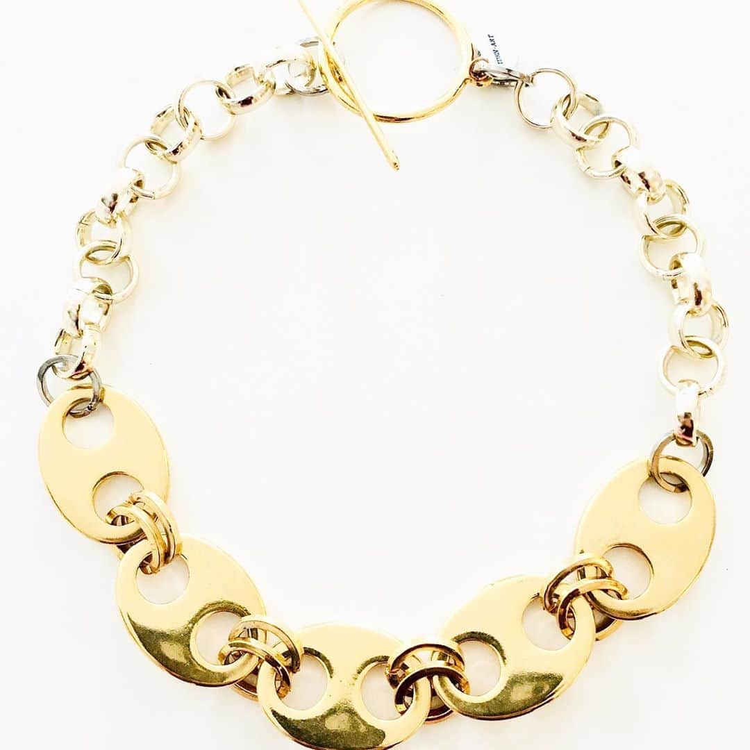 メイデンアートさんのインスタグラム写真 - (メイデンアートInstagram)「Oversized gold marine chain choker💝🍾perfect to sparkle ❇️  . Shop directly from the post or link in bio🎁 . #goldjewelry #gold #jewelry #jewellery #diamonds #silverjewelry #jewelrydesigner #handmadejewelry #necklace #earrings #fashion #jewelryaddict #diamond #finejewelry #goldjewellery #emas #k #kgold #ring #silver #goldnecklace #rings #jewelryoftheday #jewelrygram #jewelrydesign #diamondring #handmade #goldearrings #fashionjewelry #bhfyp」10月11日 0時58分 - maidenart