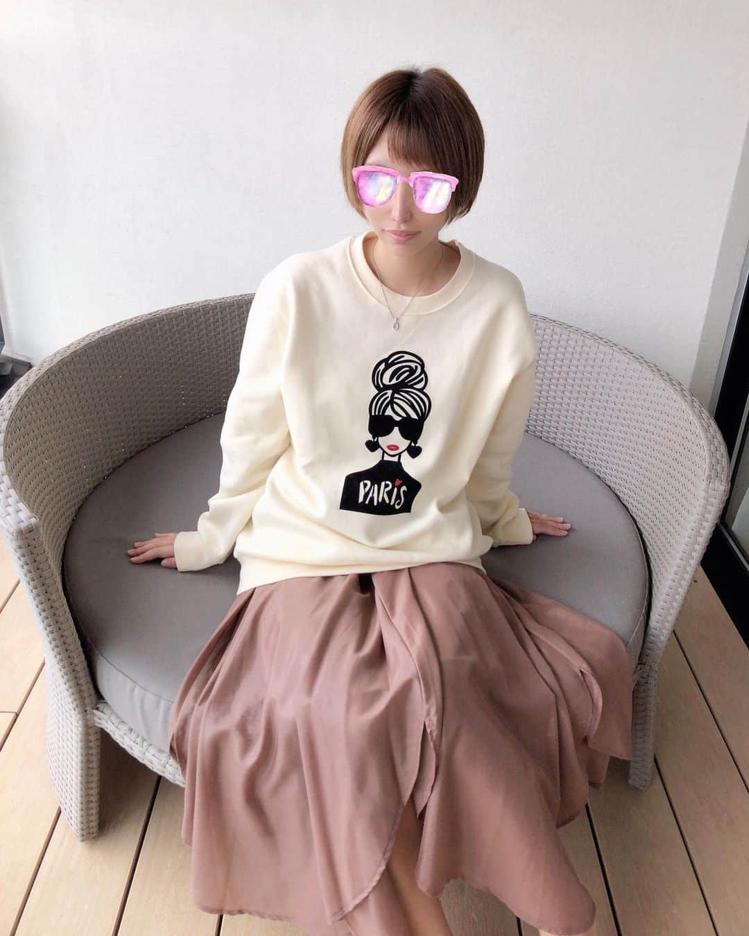 葉月七瀬のインスタグラム：「. ホテルで遊んだ時のコーデ💓 . あーりんさん(@a_rin.popo )が 着用してて一目惚れで買った POPOLABOのトップスに 合わせてみた👗💞 . 下はなんでも合いそうで これから涼しいし 温かいトップスだからヘビロテする🥰 何より可愛い💖 . 顔は温泉入った後ですっぴんだから許して😂 #秋コーデ  #popolabo #韓国ファッション」