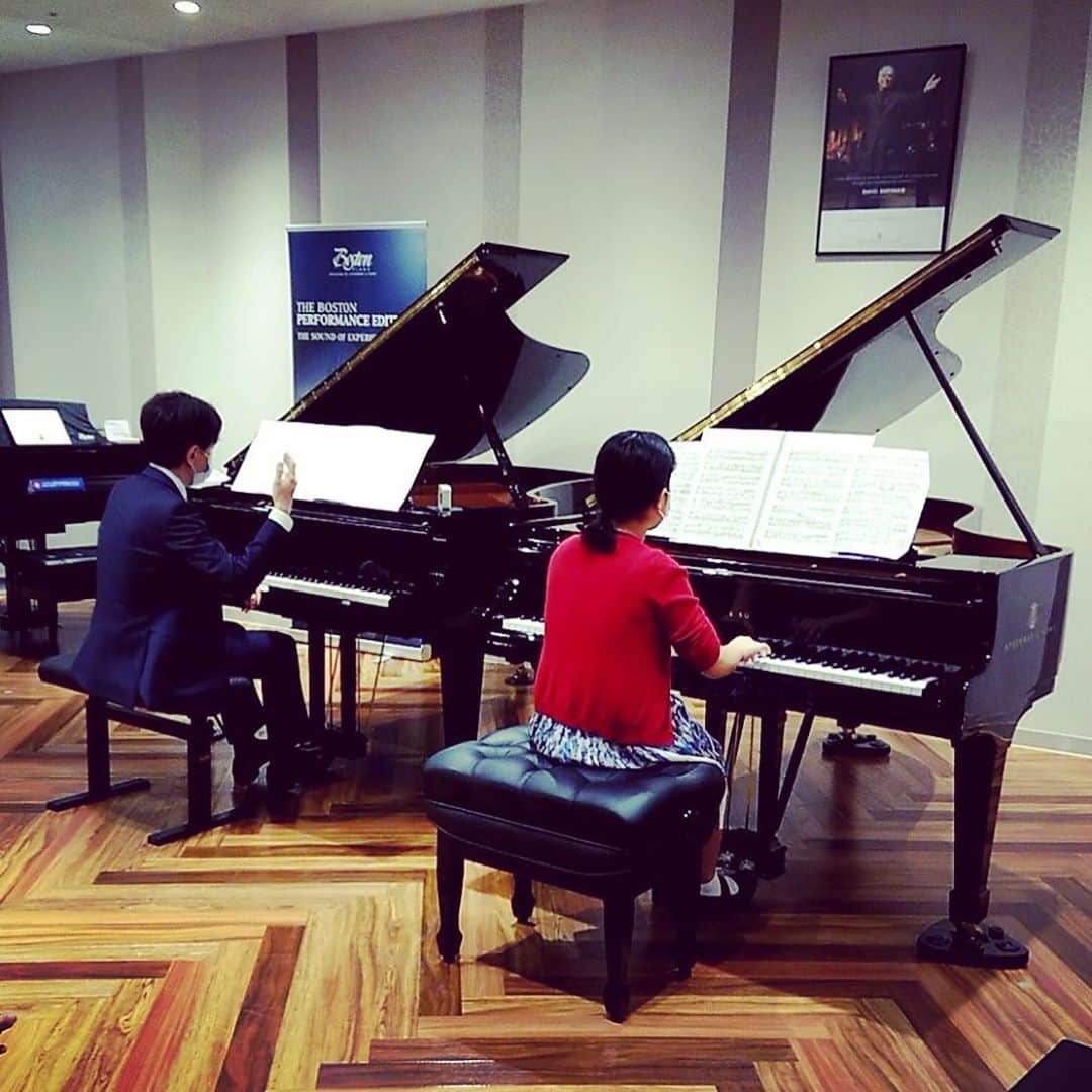 金子三勇士さんのインスタグラム写真 - (金子三勇士Instagram)「Always a pleasure to support the next generation #ピアノ #ピアノのレッスン #ピアノマスタークラス #ピアノ公開レッスン #公開レッスン #マスタークラス #ピアノ大好き #ピアニスト #金子三勇士 #福岡 #島村楽器 #マークイズ福岡ももち  #piano #masterclass #pianolesson #pianist #MiyujiKaneko #SteinwayArtist #Steinway #ShimamuraMusic #Fukuoka #インスタピアノ同好会」10月11日 11時52分 - miyujikaneko_official