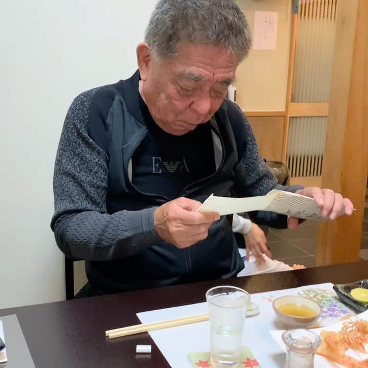 のインスタグラム：「Happy 83rd B’day, G chan!! We Love you!  現在ICUで治療中のmy Big sisterに愛を込めて❤️ #lovefamily」