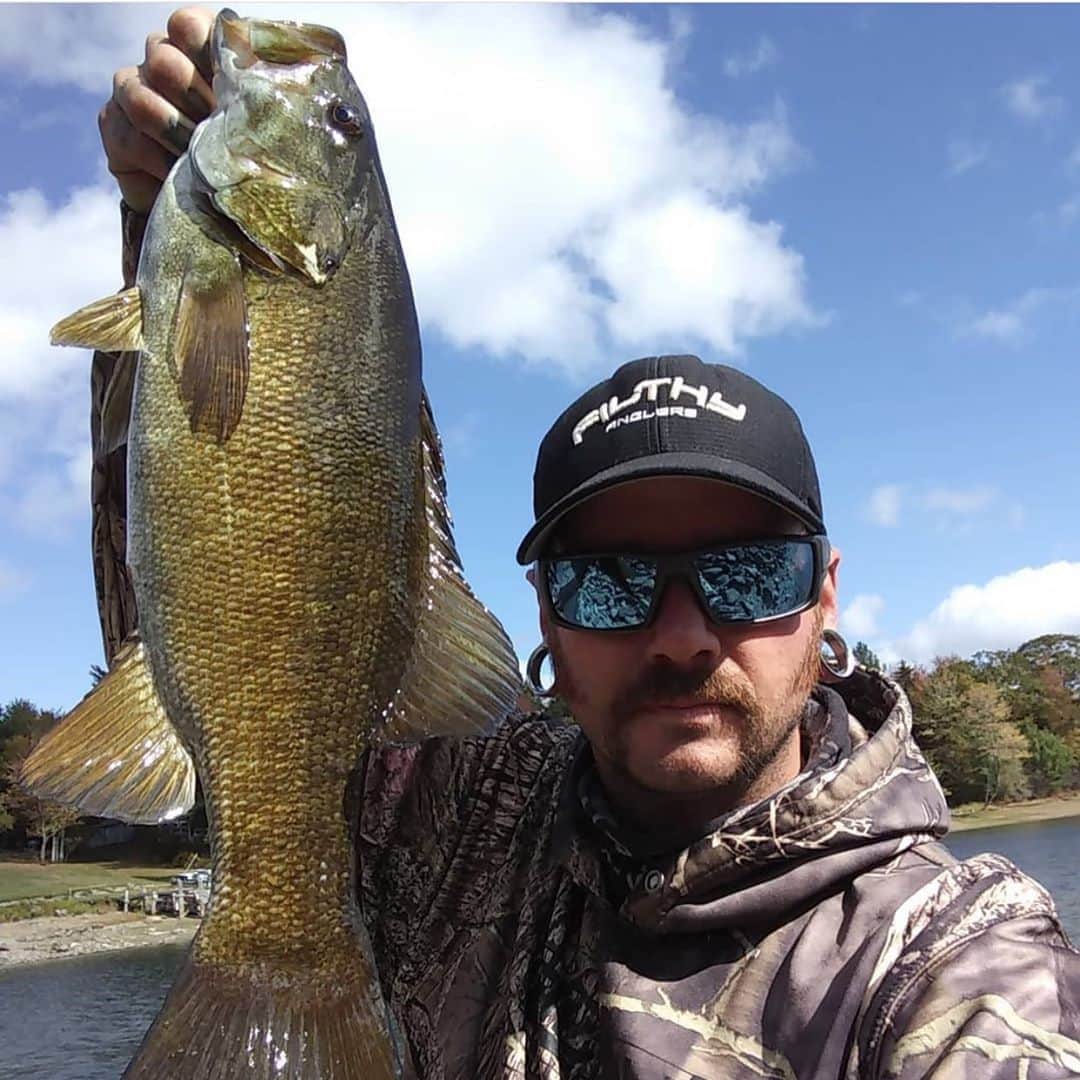 Filthy Anglers™さんのインスタグラム写真 - (Filthy Anglers™Instagram)「Smallie Saturday! Our friend @james3_basshound decided to clean up his Filthy hat (literally washed it) and was rewarded with a decent smallmouth! James has been killing it as of late up in Maine. Congrats on the catch buddy, you are Certified Filthy www.filthyanglers.com #fishing #bassfishing #smallmouth #angler #outdoors #bass #filthyanglers #nature #bigbass #fish #getfilthy」10月11日 10時42分 - filthyanglers