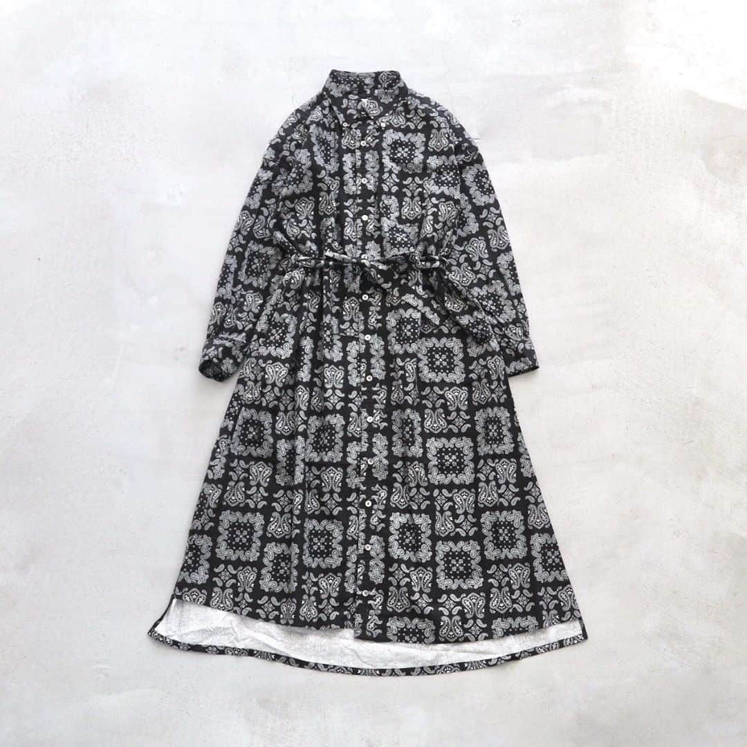 wonder_mountain_irieさんのインスタグラム写真 - (wonder_mountain_irieInstagram)「_ Engineered Garments / エンジニアードガーメンツ “BD Shirt Dress - Bandana Print -” ￥40,700- _ 〈online store / @digital_mountain〉 https://www.digital-mountain.net/shopdetail/000000012488 _ 【オンラインストア#DigitalMountain へのご注文】 *24時間受付 *15時までのご注文で即日発送 *1万円以上ご購入で送料無料 ・商品のお問い合わせ tel：084-973-8204 ・カスタマーサポート (返品/交換やサイトの利用方法に関するお問い合わせ) tel : 050-3592-8204 _ We can send your order overseas. Accepted payment method is by PayPal or credit card only. (AMEX is not accepted)  Ordering procedure details can be found here. >>http://www.digital-mountain.net/html/page56.html _ #EngineeredGarments #エンジニアードガーメンツ _ 本店：#WonderMountain  blog>> http://wm.digital-mountain.info/ _ 〒720-0044  広島県福山市笠岡町4-18 JR 「#福山駅」より徒歩10分 #ワンダーマウンテン #japan #hiroshima #福山 #福山市 #尾道 #倉敷 #鞆の浦 近く _ 系列店：@hacbywondermountain _」10月11日 11時16分 - wonder_mountain_