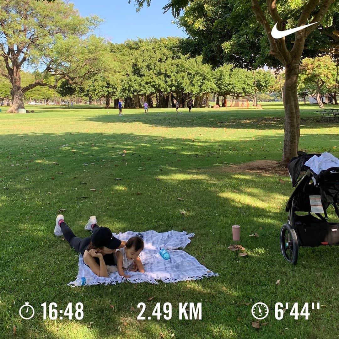 間瀬ゆきのインスタグラム：「朝からバギーラン  今日は10kmくらい行きたいねーって 言ってたのに  あまりに公園が気持ちよくて ピクニックに切り替え😝  そんな日もある  めちゃくちゃ気持ちよかった❤」