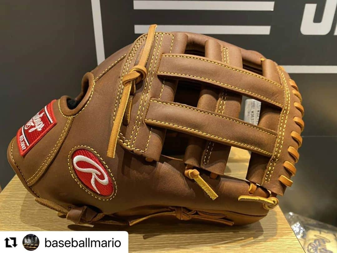 Rawlings Japanさんのインスタグラム写真 - (Rawlings JapanInstagram)「#Repost @baseballmario with @make_repost ・・・ … #ローリングス #Rawlings #エスコバー 選手モデル #エスキー #東京ヤクルトスワローズ ベースボールマリオオリジナル 限定1個入荷しました。 現在、エスコバー選手が使用しているモデルです。 ￥38,500(税込) #ゴールドラベルは付いていない #ゴールドラベルを付けるにはMLBでGG獲るしかない ・ ・ ・ #ちょっとずつ猛進 #知好楽面 #ベースボールマリオ #下北沢 #スポーツマリオ #グラブブルペン #野球専門店 #東京野球専門店 #野球 #ソフトボール @rawlings_japan_llc」10月11日 11時38分 - rawlings_japan_llc