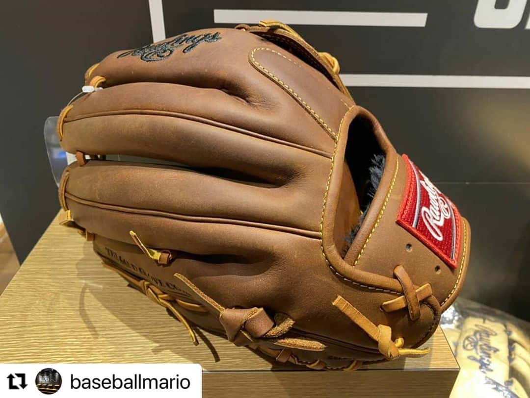 Rawlings Japanさんのインスタグラム写真 - (Rawlings JapanInstagram)「#Repost @baseballmario with @make_repost ・・・ … #ローリングス #Rawlings #エスコバー 選手モデル #エスキー #東京ヤクルトスワローズ ベースボールマリオオリジナル 限定1個入荷しました。 現在、エスコバー選手が使用しているモデルです。 ￥38,500(税込) #ゴールドラベルは付いていない #ゴールドラベルを付けるにはMLBでGG獲るしかない ・ ・ ・ #ちょっとずつ猛進 #知好楽面 #ベースボールマリオ #下北沢 #スポーツマリオ #グラブブルペン #野球専門店 #東京野球専門店 #野球 #ソフトボール @rawlings_japan_llc」10月11日 11時38分 - rawlings_japan_llc