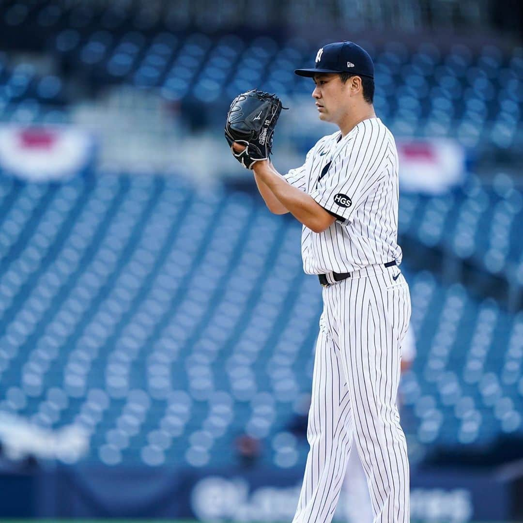 田中将大のインスタグラム：「It’s heartbreaking that our season had to come to an end without reaching our ultimate goal. But we appreciate all the support from you fans during this challenging year. There is nothing more exciting than playing in front of the best fans in baseball at Yankees stadium, and we certainly missed that this season. Still we felt your support and I’d like to send a big THANKS to you all!   私達の最終目標を達成出来ずにシーズンを終えなければならなかったのはとても悲しいことです。  球場で最高のファンの前でプレーすることほど楽しいことはありません。 今季はそれが実現しませんでしたがそれでも私達は皆さんのサポートを感じていますので皆さんに大きな感謝の気持ちを伝えたいです。」