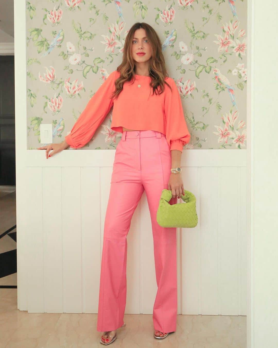 Glam4Youのインスタグラム：「Amo essas três cores juntas! E detalhe especial pro meu colar delicado, personalizado @vivaraonline」