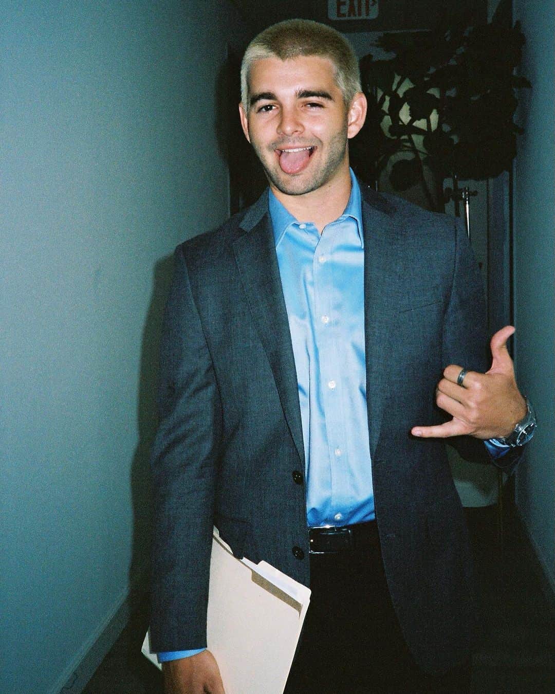 ジャック・グリフォーのインスタグラム：「Business but hang loose🎬😜」