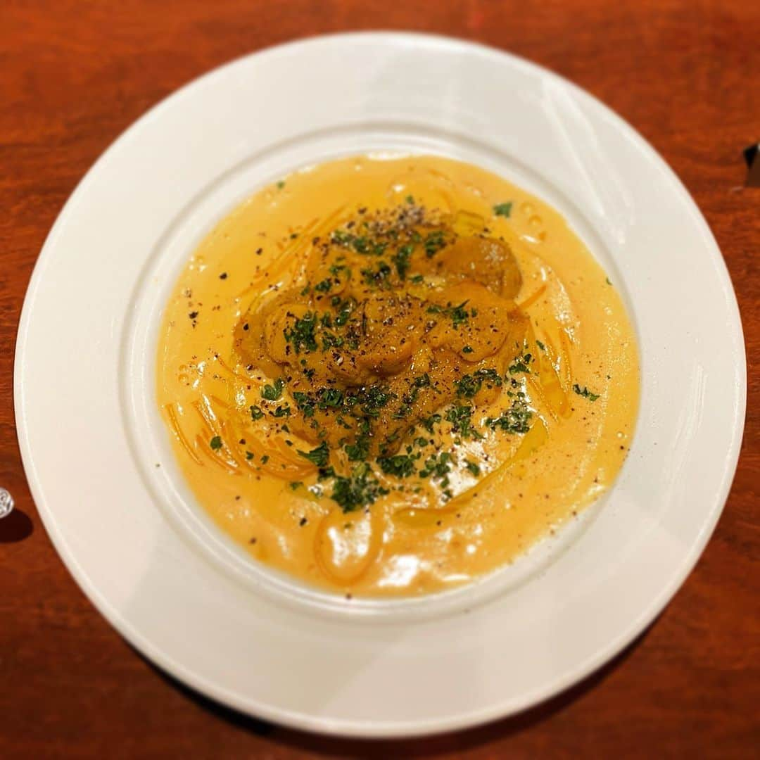 松谷ヒロキさんのインスタグラム写真 - (松谷ヒロキInstagram)「雲丹のパスタ。  Sea urchin pasta.  #新宿三丁目 #円スタグラム #art #lights  #food #iPhone11 #focus #cool #kawaii #japanese #comedian #tokyo #japan #love #instagood #instalike #webstagram #follow #followme #followforfollow #写真 #アート」10月11日 4時15分 - mattsun8084