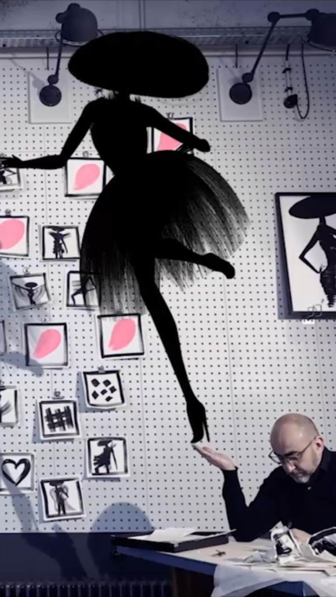のインスタグラム：「Tasked with bringing La Petite Robe Noire to life, Parisian creative duo Kuntzel + Deygas hand-designed a unique series of illustrations, paying homage to the legend of the Parisienne.  @kuntzelplusdeygas  #Guerlain #GuerlainParfumeur #LaPetiteRobeNoire #Perfume #Paris」