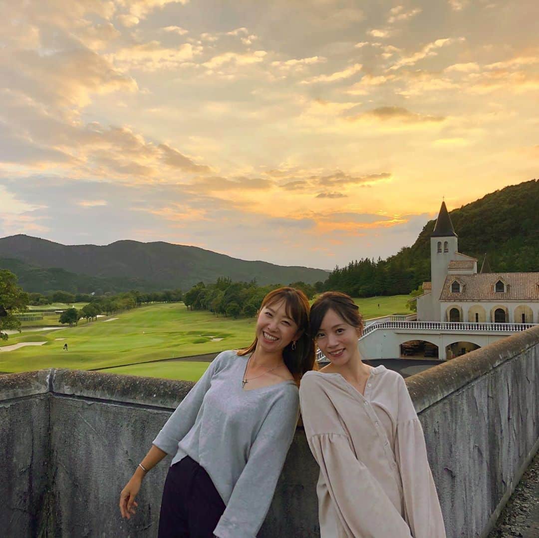 古田ちさこさんのインスタグラム写真 - (古田ちさこInstagram)「🏰みたい✨﻿ ﻿ @yuka__golf の行きたがってたゴルフ場⛳️﻿ ﻿ 景色がきれいに見えるスポットがあった🤍﻿ ﻿ 📍#セゴビアゴルフクラブインチヨダ﻿ ﻿ #golf#ゴルフ#ゴルフラウンド#ゴルフ⛳️﻿ #ゴルフ女子#golffashion#ゴルフコーデ﻿ #ゴルフウェア#lovebeer#ゴルフコース ﻿ #茨城ゴルフ#セゴビアゴルフクラブ﻿ #カープ女子#ゴルフ好きな人と繋がりたい﻿ #beerstagram#girlstrip#golfgirl#golfisfun#⛳️﻿」10月11日 4時54分 - chisakofuruta