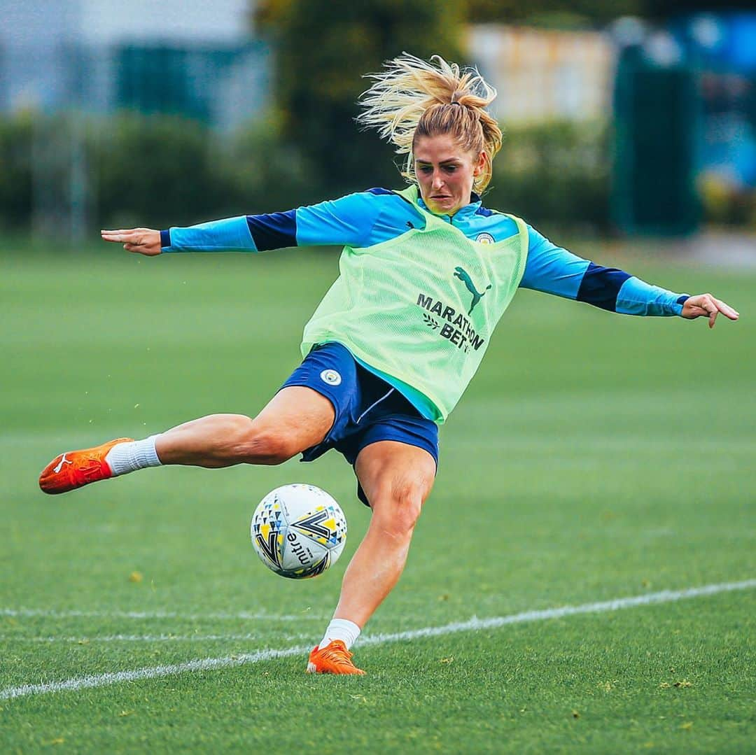 マンチェスター・シティFCさんのインスタグラム写真 - (マンチェスター・シティFCInstagram)「NEXT: CHELSEA AWAY 💪 #mancity」10月11日 5時25分 - mancity