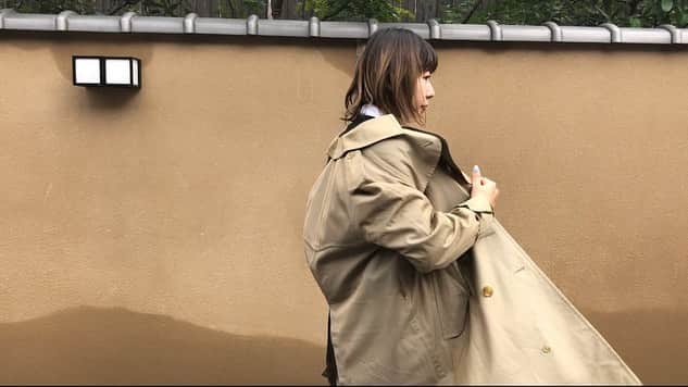 原宿シカゴさんのインスタグラム写真 - (原宿シカゴInstagram)「#原宿シカゴ京都店 . . 今週のオススメアイテム🚀🚀🚀 . . 🍁トレンチコート🍁 . メンズ・レディース共に大量展開中😳 . バーバリー も多数取り扱っております🇬🇧 . . コートの着れる季節がやって来ましたね🍃🍠 御来店お待ちしております🙇‍♂️🙇‍♀️ .  #harajukuchicago#used#usedclothing#vintage#harajuku#shimokitazawa#kichjoji#kyoto#hoodie#trenchcoat#burberry#原宿シカゴ#古着屋#原宿#下北沢#吉祥寺#京都#京都古着屋#京都古着#京都観光#河原町#寺町#寺町商店街#トレンチコート#バーバリー」10月11日 12時02分 - harajukuchicago_official