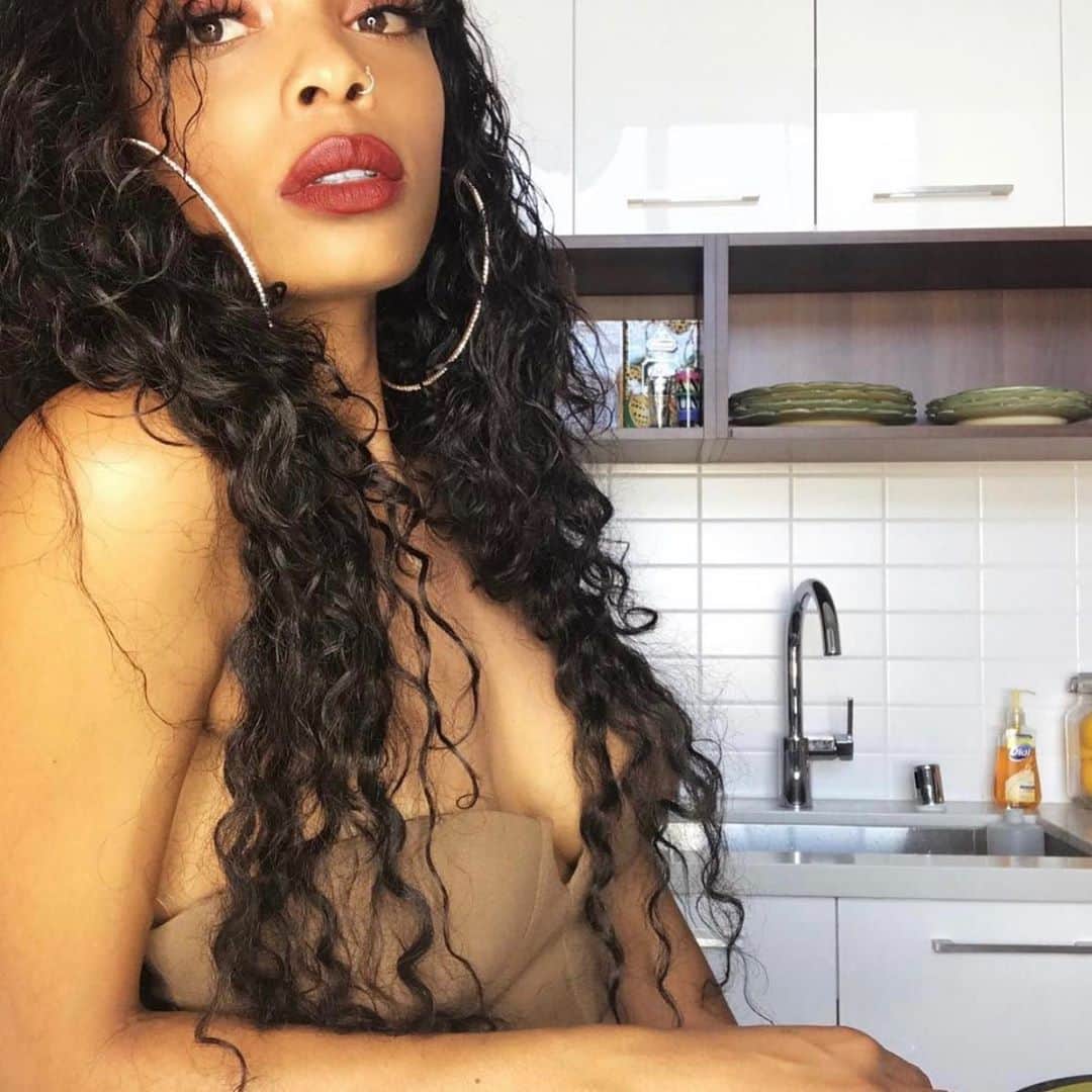 のインスタグラム：「A big happy birthday to my beautiful daughter @shayneaudra_  I love you my sweet ❤️🥰」
