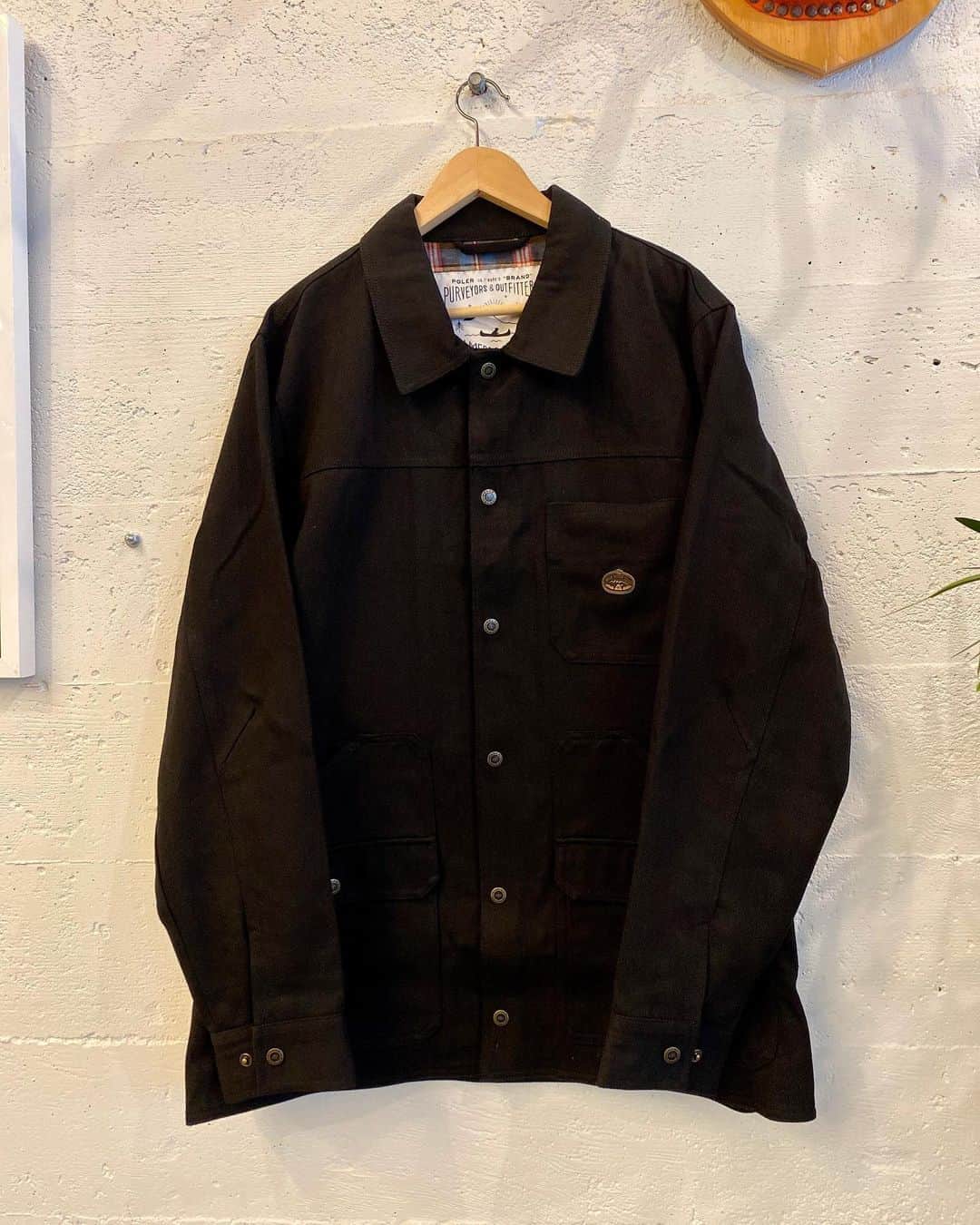 Poler Outdoor Stuffさんのインスタグラム写真 - (Poler Outdoor StuffInstagram)「The ‘Scappoose’ Jacket. Part of Poler FALL20. Durable canvas exterior, cozy flannel liner,  and custom snaps ‘n buttons 😎. $130.00.」10月11日 6時55分 - polerportland