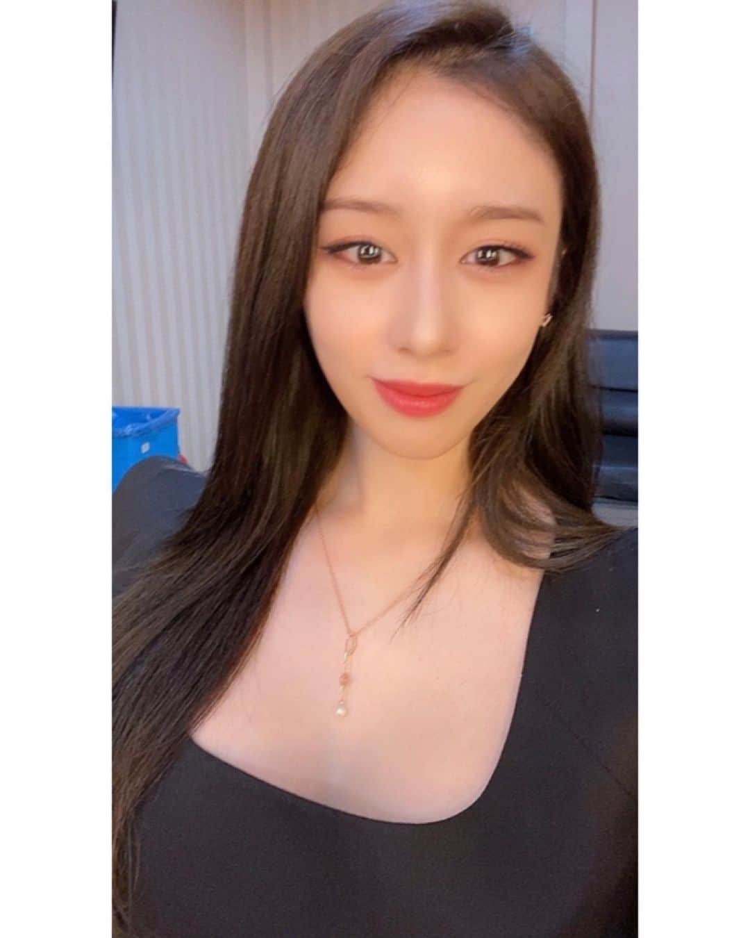 ジヨン のインスタグラム：「On & Off 🌟」