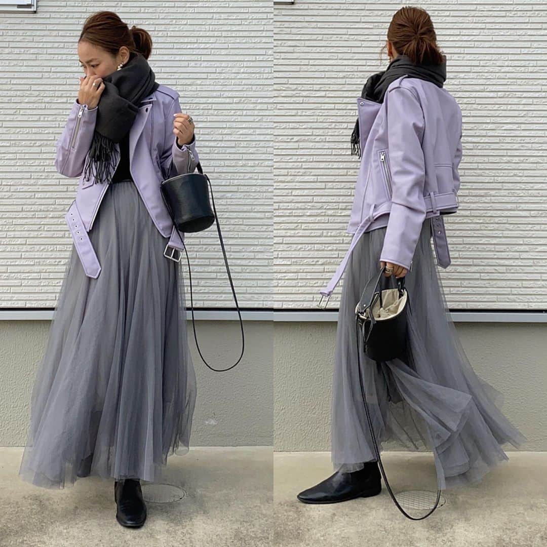 のインスタグラム：「テッテレー🙌  第10弾present企画🎁  温かい💘コメントが本当に嬉しかったです😢  答えは4️⃣です👚  また詳しい事が決まりましたらご報告させて頂きます🙇‍♀️  また当選者は後日発表させて頂きますね😊 __________________________ ZARAのライダース❤️ SALEで2990円だったやつ❤️ 淡い色がどうも似合わないから濃いめのストール🧣で❤️ outer ＆tops／#zara skirt／#fifth  shoes／#dholic  bag／ #ayakobag  pierce／#keimade  ______________________________ #locari#mamagirl#大人カジュアル#ママコーデ#カジュアルコーデ#153cmコーデ#大人ファッション#アラフォーコーデ#シンプルコーデ #おちびコーデ#オトナカジュアル#大人コーデ #低身長コーデ #zaraコーデ#きれいめカジュアル#ザラジョ#大人カジュアルコーデ #プチプラコーデ #ブラックコーデ #カジュアルコーデ #カジュアルコーデ #スカートコーデ #レザージャケット#チュールスカート#ストール」