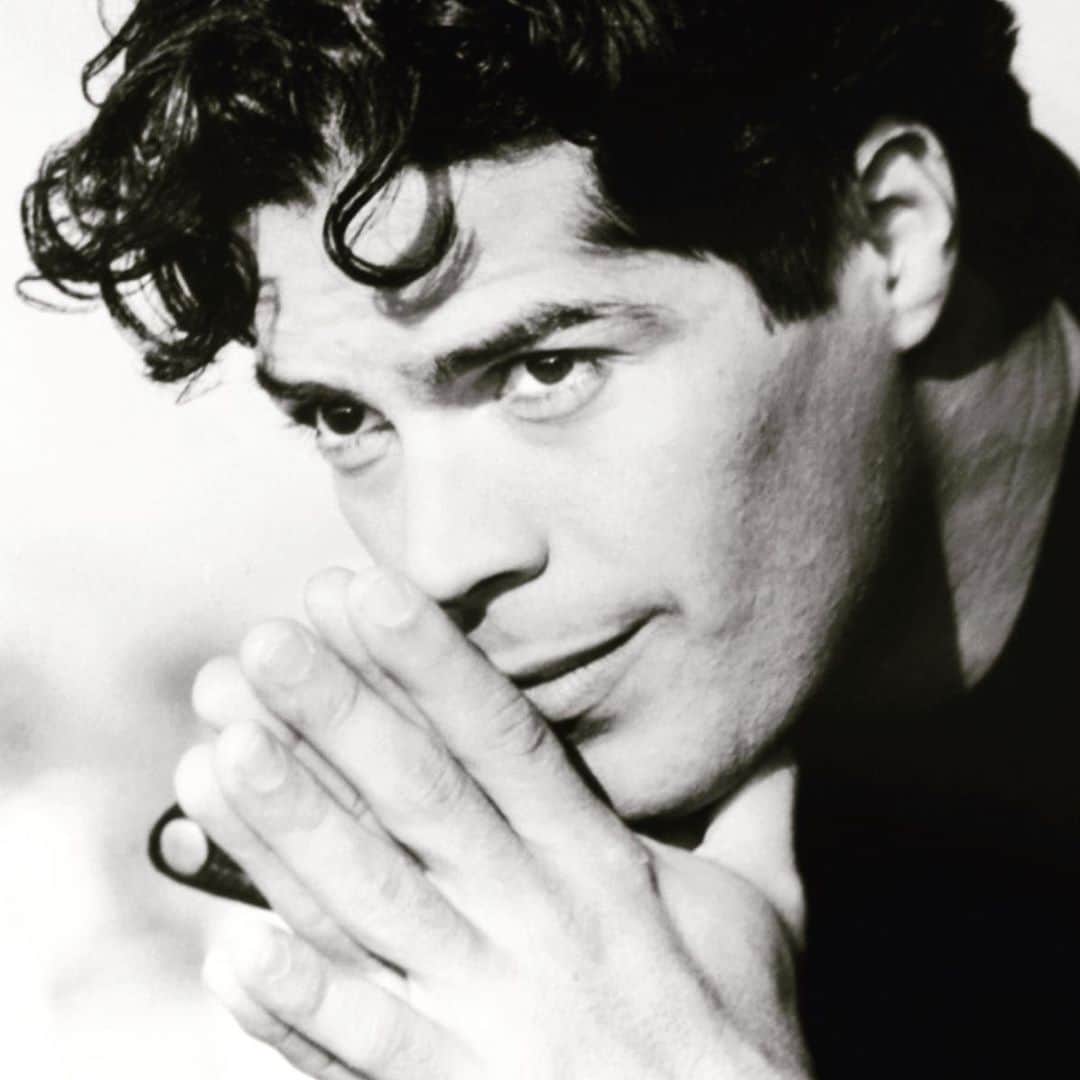 のインスタグラム：「I was young once... Once. 🤓😎 #throwbacksaturday #rememberwhen @tiziana_orsini_photography @fazzarivalentino #memory #waybackwhen #latino #american」