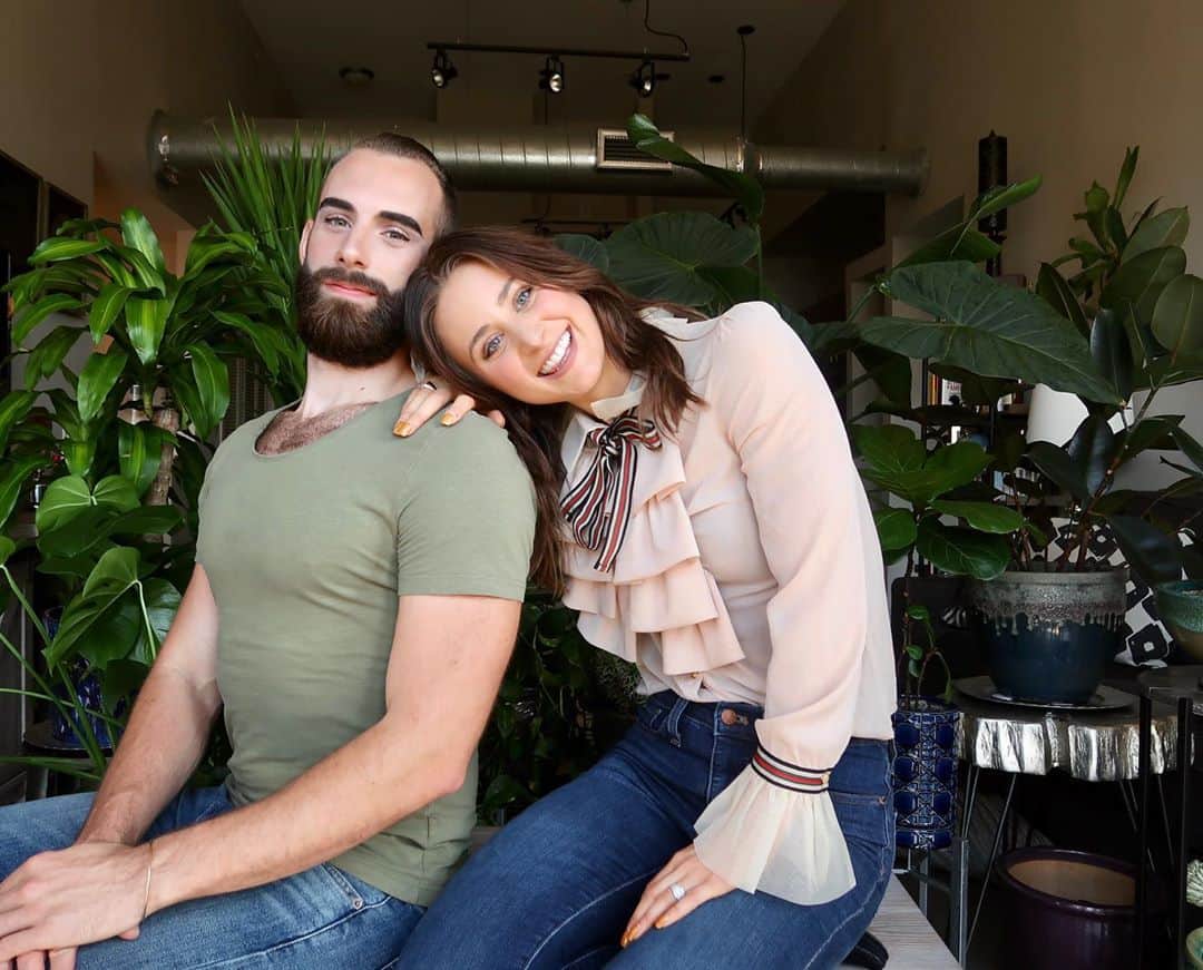 アシュリー・ケインのインスタグラム：「Welcome to the jungle 🌿 #plants」