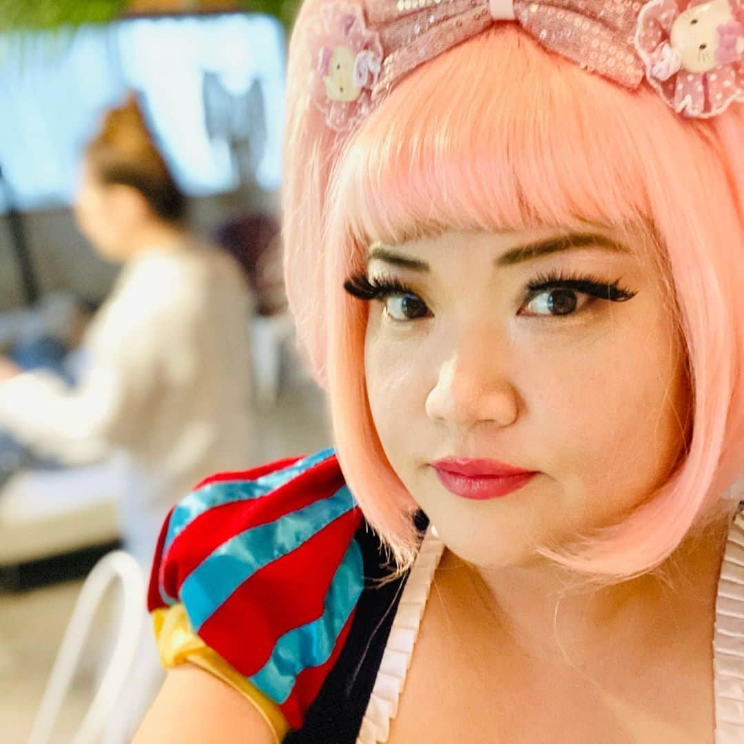 ジュン中山さんのインスタグラム写真 - (ジュン中山Instagram)「#readyforhalloween #snowwhite at @konomiel villa @thegreenlife0324  #chillvibes #relax #greenearth #nature #nofilter #contryside #camping #bbq #霞ヶ浦りんりんロード  #noonethere #screemingfreedom #shoutoutfreedom #loudfreedom #wig by @steven_perfidia #followｍe #instafood #instalife #instanature #gratitude #thanksalot」10月11日 8時01分 - junnakayama