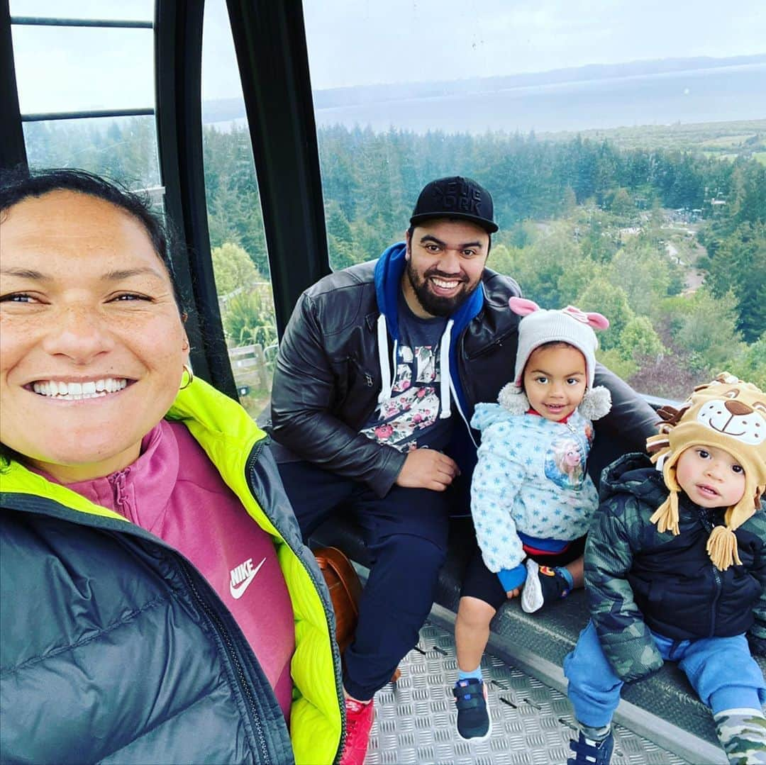 バレリー・アダムスさんのインスタグラム写真 - (バレリー・アダムスInstagram)「Family time is the best 👨‍👨‍👧‍👦💞#makingmemories #littlevacay #timeout #familyfirst #luge #rotorua」10月11日 8時33分 - valerieadams84