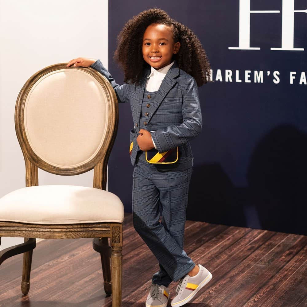 レブロン・ジェームズさんのインスタグラム写真 - (レブロン・ジェームズInstagram)「MY PRINCESS!!!! 😍😍😍 I mean HOST of the @harlemsfashionrow recital. 👸🏾 Daddy is so proud of you and loves you so much Zhuri Nova Ann Marie James! 🥰❤️ #ZhuriNova💫 #JamesGang👑」10月11日 8時57分 - kingjames