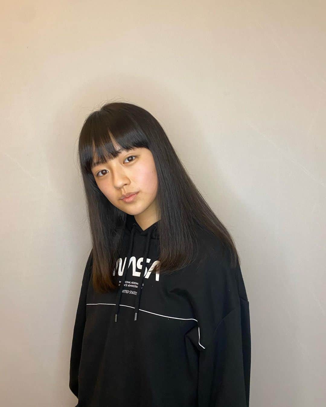 青木大輔のインスタグラム：「すごい滑らかになった 上坂樹里チャン！ … 今回2回目のK Water 初めて来てくれた時は パサついちゃってたけど 今回で大分良くなって 嬉しい！🙌🏽 … 艶もあると 15歳だけど大人っぽくも見える？？ 今後が楽しみな 美少女さんだね！ #上坂樹里 #コウサカジュリ #girl #natural  #cute #beauty #smile #15yearsold  #kwater #tiechel #daisukeaoki #青木ダイスケ」