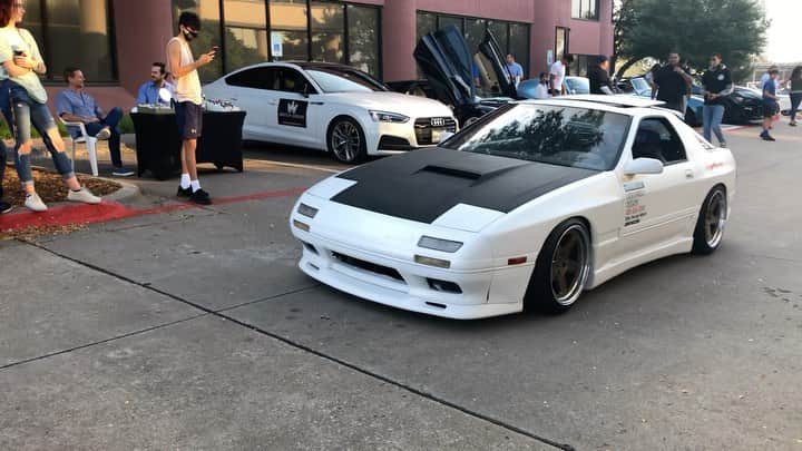 スティーブのインスタグラム：「The RX-7 project will likely never truly be completely done but for now, she is looking good sounding good and all dressed up too with it’s awesome sticker set from @spinnywhoosh who custom designed the stickers to honor all the incredible companies who have helped this build so far.  @isc_suspension @rotaryryan80 @wangan_dreamer @liquimolyjapan @kanseiwheels  @liqui_moly_worldwide @liquimoly.usa.canada @thewrapshopla  not listed is @interactiveautomotive @boostedcitizens  RX-7の外装・足回りがとりあえず完成！頭文字Dの高橋涼介に近づけたかな？内装は今後徐々にやっていくつもりです」