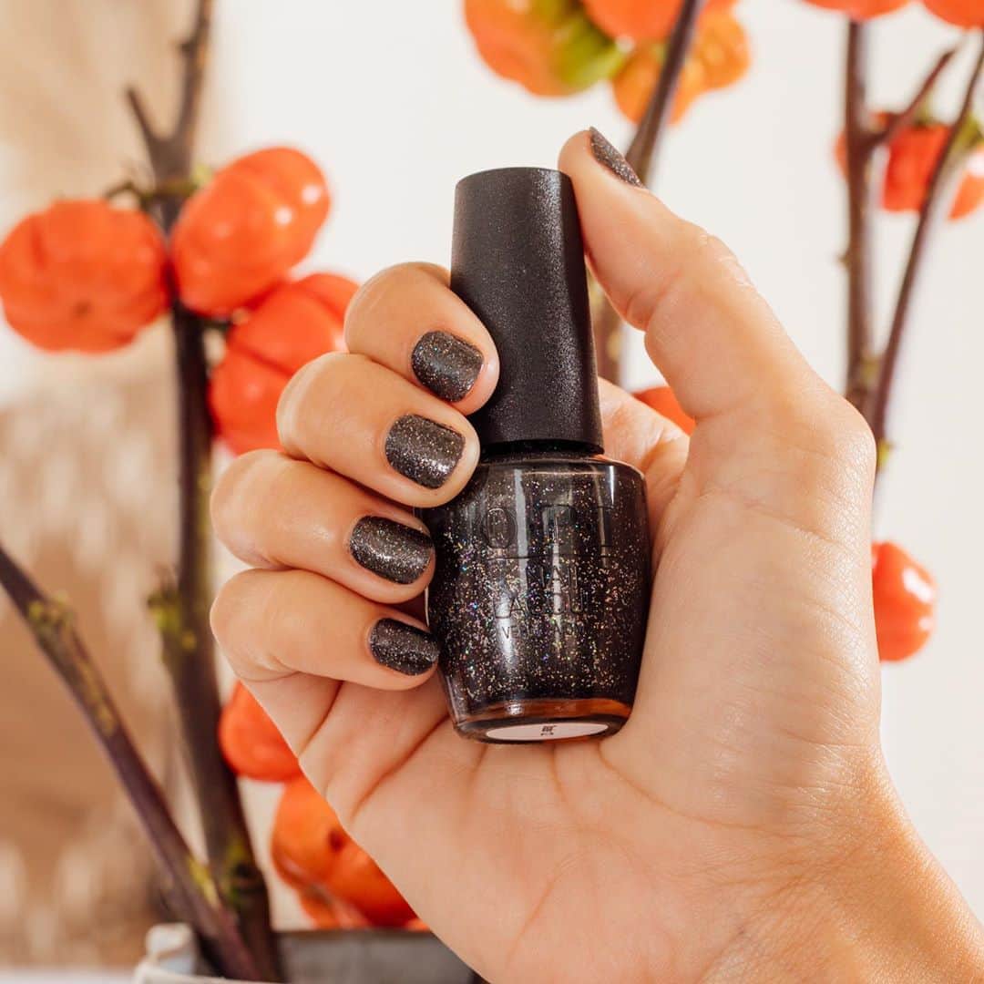 OPIさんのインスタグラム写真 - (OPIInstagram)「SHADE OF THE MONTH: #HeartandCoal. For glittery #BlackNails that speak to your #HeartAndCoal this October! 🖤  #ColorIsTheAnswer #OPIObsessed #OPIShineBright #OPINailLacquer #OPIInfiniteShine #OPIGelColor #HolidayNailTrends #NailGoals #NailInspo #NailTrends #TrendyNails #NYENails #ShimmerNails #HolidayGlamour #BlackMani #BoldMani #EdgyNails」10月11日 9時46分 - opi