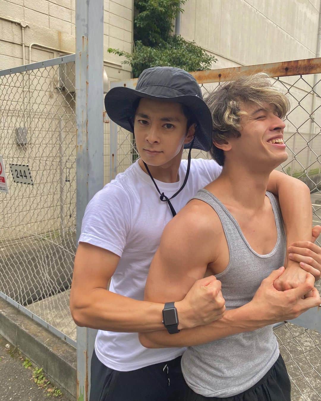才川コージのインスタグラム：「普通のホモ・サピエンス‥‥？  仮面ライダーセイバー第6章 倫太郎との因縁。いかがでしたか？  来週も色々な事が巻き起こります。 お楽しみに！  #仮面ライダーセイバー #kamenridersaber  #才川コージ #山口貴也  #ズオス　#仮面ライダーブレイズ  #早く一緒に筋トレだ #筋トレ #筋肉」