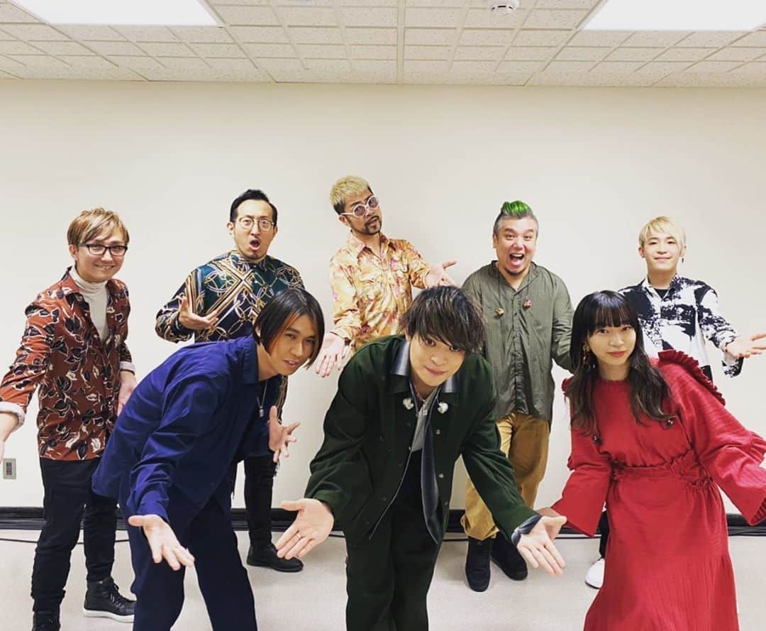 SWING-O a.k.a. 45さんのインスタグラム写真 - (SWING-O a.k.a. 45Instagram)「昨日はNHK #シブヤノオト #ygnt でした。あんなに笑った状態でスタートしたのは初めてでした。ナマ演奏2分半で汗かいたのも初めてだったかも。このスペシャルバンドは不定期ですがこつこつまた仕込んでいくと思うんで、しばらくは既に発表済みの曲たちを聴きながらお待ちくださいね✋😄  個人的には昨日弾いたグランドピアノ #steinwayandsons とスタジオの響きが気持ち良すぎたな。ずーーっと弾いてたかったな🎹  #ハウーン #ハフッ #蝋燭の私 #wonkにも会ったよ #talkbox」10月11日 10時19分 - swingo45