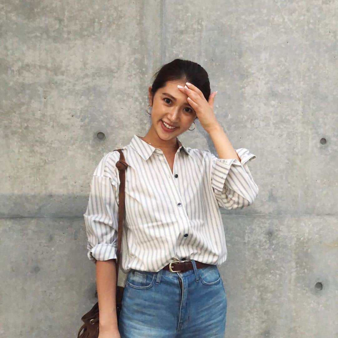 のインスタグラム：「#outfit 👕📸 . ゆきなちゃんに褒められた日✌️ 最近は洗濯機で洗えるお洋服が増えて嬉しいな〜、と💫 #ラエフ #laf20aw #kiwami20autumn #極20autumn #秋コーデ #シャツコーデ #jlounge_style」
