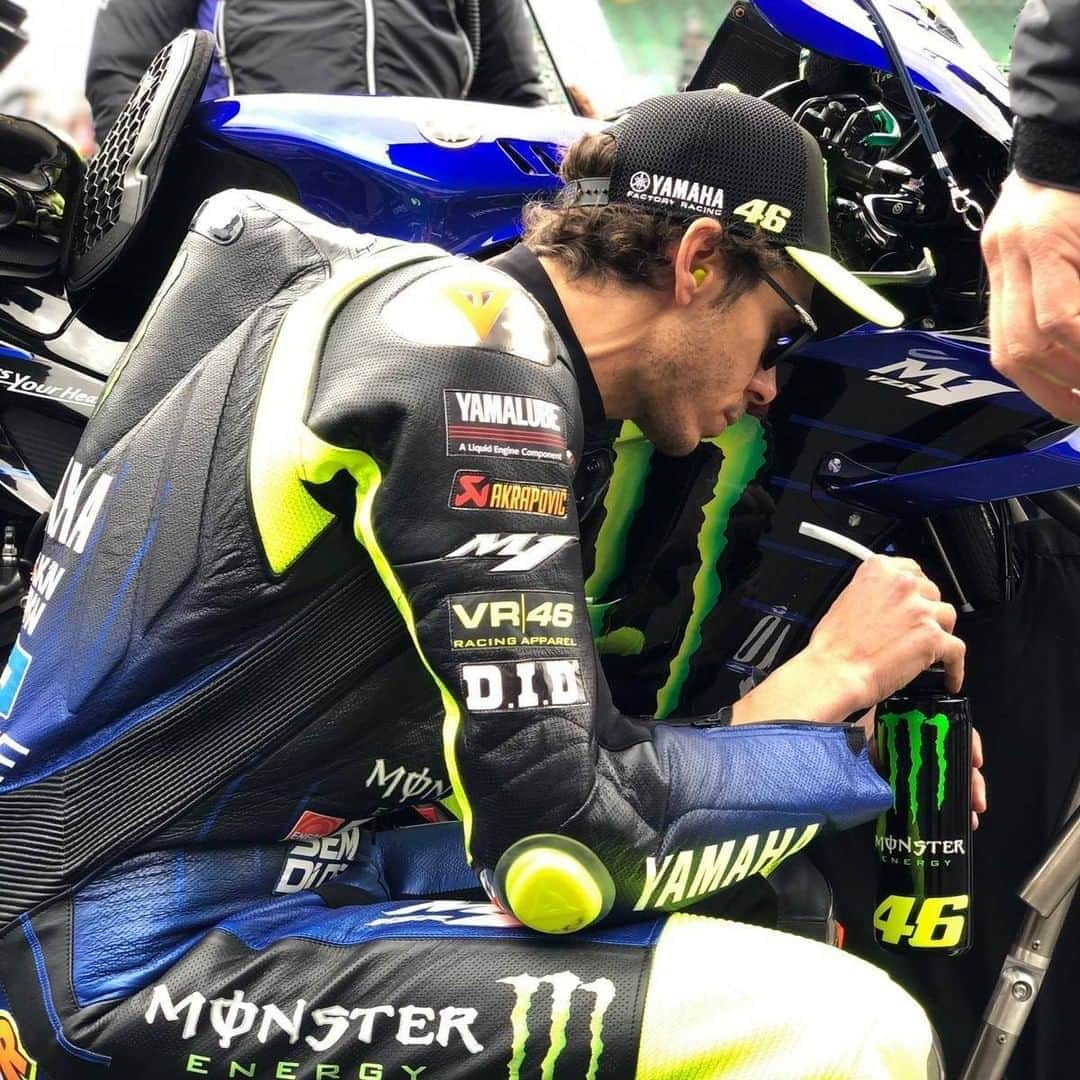 YamahaMotoGPさんのインスタグラム写真 - (YamahaMotoGPInstagram)「The calm before the storm...  #MonsterYamaha  #MotoGP  #FrenchGP  @motogp」10月11日 19時51分 - yamahamotogp