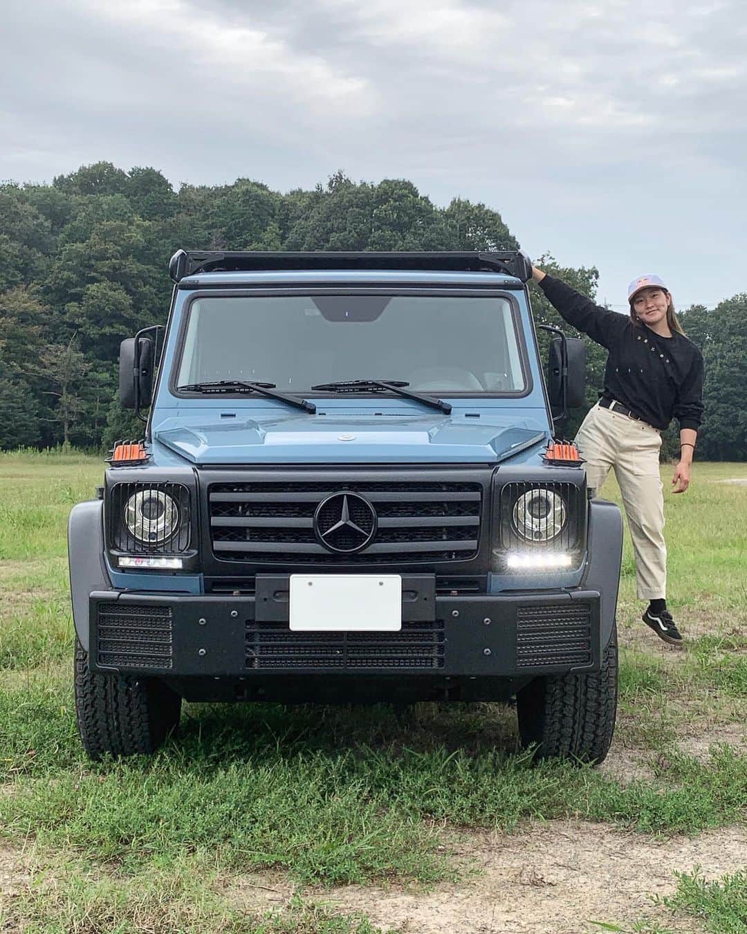 畠山紗英のインスタグラム：「ご縁があって私のずっと乗りたかった車に乗らせていただいています🚙❤️ 運転するのが楽しくて仕方ない🥰  I am really lucky that I have a opportunity to have this car😍 I can’t wait to explore many places with this one🚙🌿  #gwagon #gprofessional #mercedesbenz」