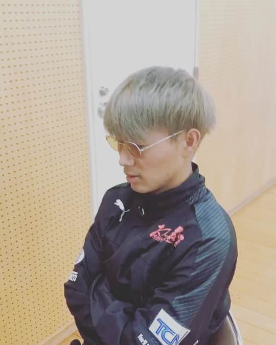 のインスタグラム：「先生に怒られてる時に後ろから笑わせてくるやつ#tiktok #ng #シーン #あるある #学校 #高校生 #youtuber #コント」