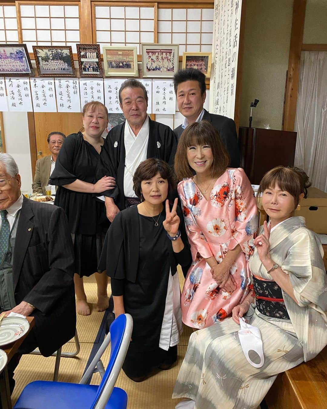 岩本初恵さんのインスタグラム写真 - (岩本初恵Instagram)「赤ちゃん🤱 明日退院やっと会えます コロナのおかげで 会えてない  早く明日が来ないかな お正月みたいに嬉しい  今日は高倉神社秋の大祭に ご招待を受けました  有り難いですね 玉串奉納から 賄いまでご馳走になりました  来てある皆様は 地域活性化に意欲があって 福岡の企業として 力になれるように 頑張りたいと手を合わせて 帰って来ました  経営者の皆様が多く 学びがいっぱいでした  １５００年前からある 神木が神秘的でした  皆様の思いが一つになって 心願成就の声が 沢山聞こえているそうです  命を守る会 手を合わせる会 無償の愛に 奉仕の心で お参りされてある皆様でした  やっぱり経営者は 神様一番の方が多いですね 有り難い一日でした  YouTubeチャンネル はっちゃんアカデミー 今日の夜9時に 新しい動画を アップします ぜひご覧くださいね  はっちゃんアカデミーは インスタのプロフィールの リンクから ご覧いただけます  オンラインサロンも ひとつ深い学びの経営学や 社内勉強会の動画 たくさんの学びを アップしてます  オンラインサロンの情報も インスタのプロフィールの リンクから ご覧いただけます^_^  #孫  #明日退院  #やっと会えます  #嬉しい  #7人目  #赤ちゃん #秋の大祭典  #高倉神社  #経営者  #おもてなし料理  #おにぎり  #美味しかった  #instagram  #instagood  #love  #happy  #fun  #玉串奉納  #厄除け  #可愛い  #男の子  #幸せ #youtube #youtuber #youtuber好きな人と繋がりたい #ユーチューブ #はっちゃんアカデミー #オンラインサロン」10月11日 20時22分 - hatsue_iwamoto