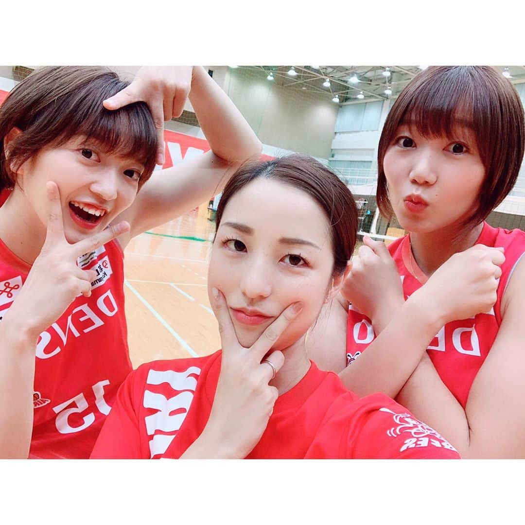 大竹里歩のインスタグラム：「🐝 Ｖリーグ開幕まであと６日🏐✨  今シーズン色んな状況がある中ですが 笑顔を忘れず、体調に気をつけながら チーム全員で戦い抜けるよう頑張ります😊🔥  今年のスローガンは『connected🤝』  会場でもリモートでも いつも応援して下さるみなさんと想いを１つに 繋がっていきたいと思いますっ☺️💓  試合日程やホームゲーム情報、放映情報など 詳しくはデンソーエアリービーズHP、 公式Twitterをご覧下さい(*^^*)🧡  #Vリーグ #デンソーエアリービーズ  #9年目のシーズンスタート  #みなさんに逢えるのが楽しみっ」
