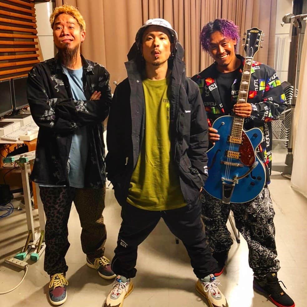 WANIMAのインスタグラム：「ONE OK ROCK配信ライブありがとうございました!!﻿ ﻿ この後22:00から!!﻿ ﻿ 「WANIMAのラジオ」﻿ ﻿ https://audee.jp/program/show/51583﻿ ﻿ よろしくお願いします。﻿ ﻿ #WANIMAのラジオ」