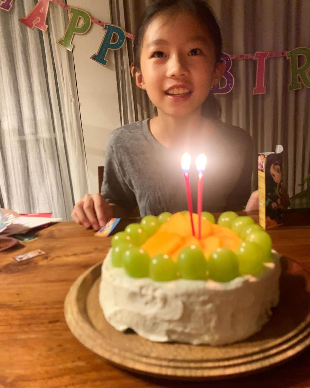 AYUMIさんのインスタグラム写真 - (AYUMIInstagram)「元気でありがとう 11歳のお誕生日おめでとう✨✨🌈 もう11歳なんだね、毎日が愛おしい . 今年も天然酵母のケーキを焼いてお祝い🎂 . 元気で大きくなぁ〜れ！💫 . . #happybirthday #birthdaycake #天然酵母のケーキ #AYUMIご飯 #元気で大きくなぁれ #今日という日にも感謝して」10月11日 20時28分 - ayumiayunco