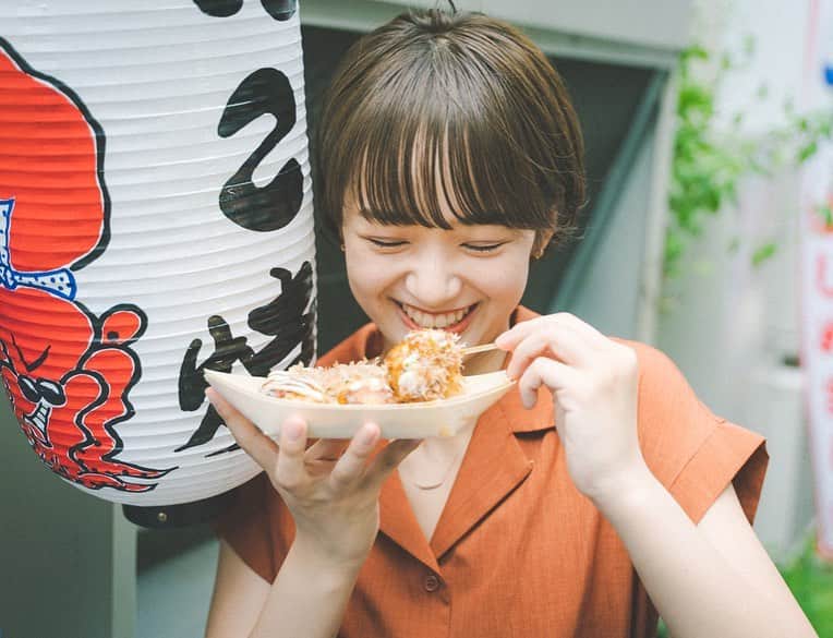 牛田英里さんのインスタグラム写真 - (牛田英里Instagram)「たこ焼き！食べたいナ！！ カリカリ派ですか？トロトロ派ですか？💭  #たこ焼き #たこ焼き食べたい #な #ショートカット #ショートヘア #ショートボブ #ショート女子」10月11日 20時59分 - eri_ushida