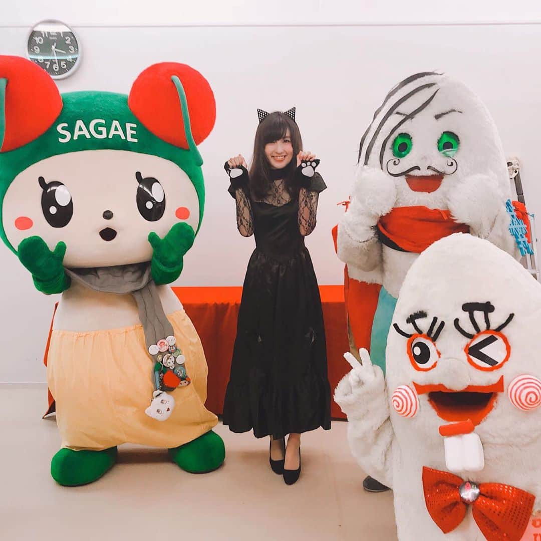 松浦彩さんのインスタグラム写真 - (松浦彩Instagram)「樹氷家族と一緒にあそんだいつかのハロウィン🎃 明るくて楽しくて、だいすきなおともだちです😊 ⠀ 本日19時から山形市の映画館ソラリスで行われる『樹氷侍2 ディレクターカット版』の舞台挨拶にお邪魔します！ よろしければ☺️♡ ⠀ #樹氷家族 #樹氷侍 #じゅっきーくん #むひょこちゃん #halloween #ハロウィン #ハロウィンコスプレ」10月11日 12時05分 - ayamatsuura.s