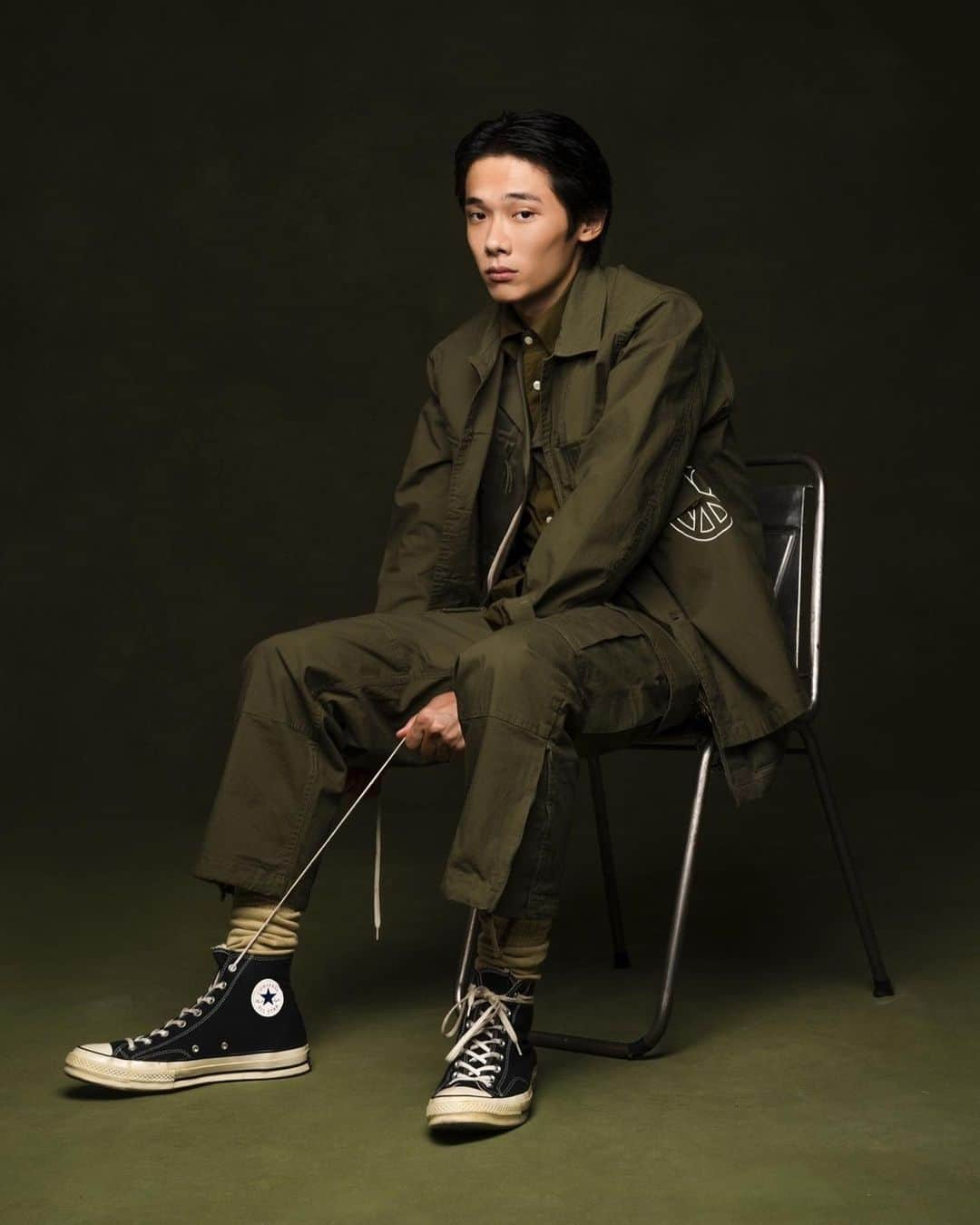 高橋優也さんのインスタグラム写真 - (高橋優也Instagram)「messtheman 2020aw collection を撮影、ディレクションさせていただきました。  今回のコレクションでは僕自身が 着たいと思ったミリタリーコレクションを作っています。  10月18日まで渋谷の B2nd（神南店）でPOPUPを開催しております。  10/10(SAT) - 10/18(SUN)  〒150-0041  東京都渋谷区神南１丁目１７−４  03-3770-2921 @b2nd_official   #高橋優也 #yuyatakahashi  #messtheman  #メスザマン #b2nd」10月11日 12時06分 - yuyatakahashi.monster