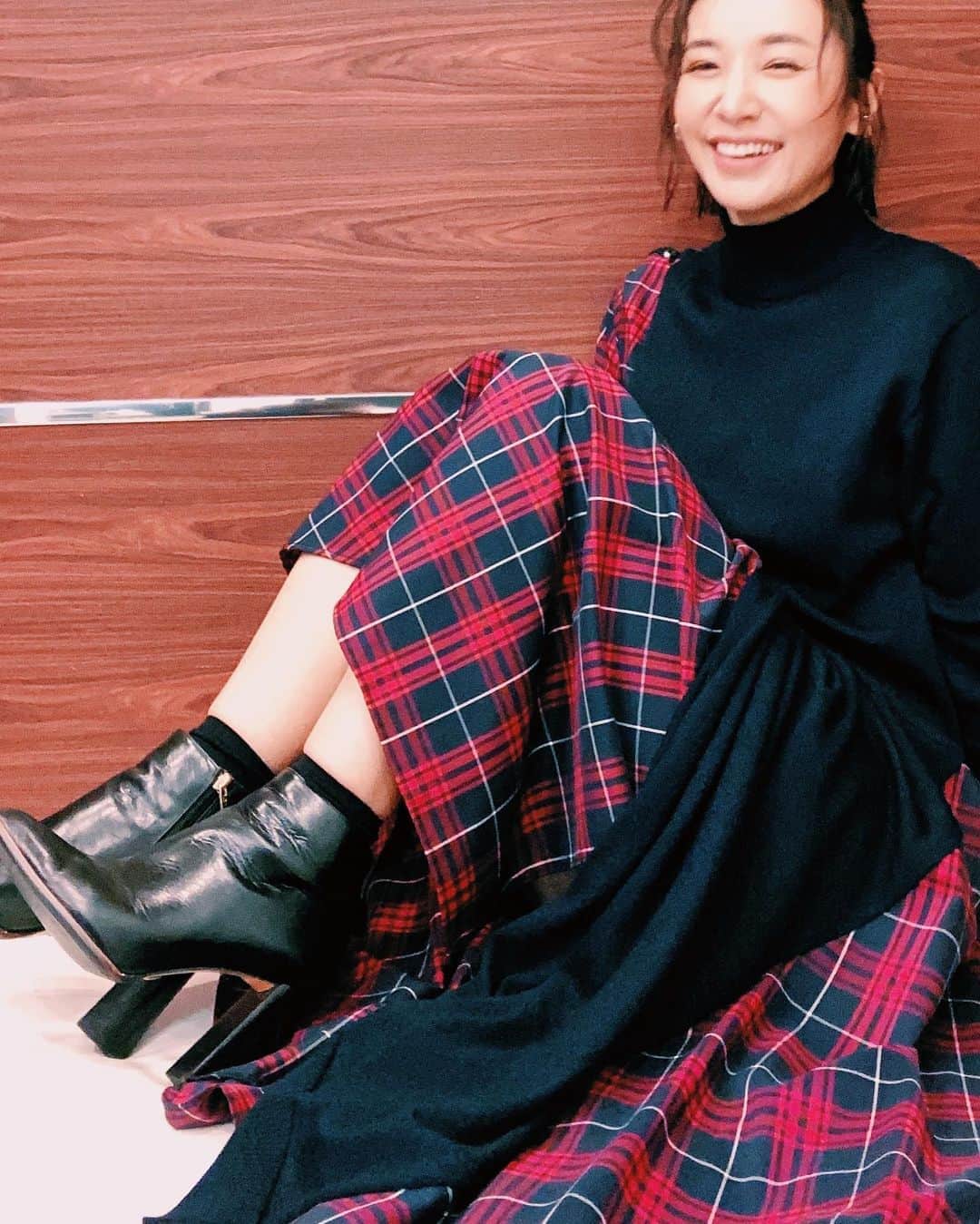 鈴木紗理奈さんのインスタグラム写真 鈴木紗理奈instagram サンジャポ生放送ご覧になってくれた方ありがとうございました 今日の服は Ezumi Official のワンピだよ 紗理奈流styling 最後についでに たむらのあほー 10月11日 12時14分 Munehirovoice